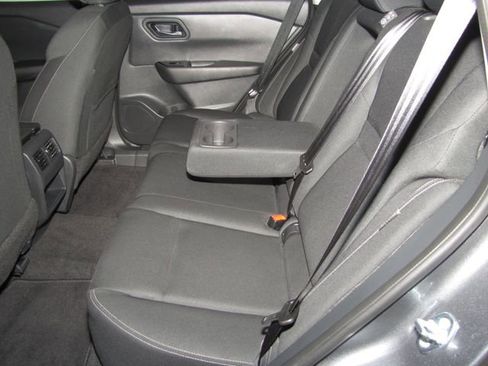 Used 2025 Nissan Rogue S FWD image 12