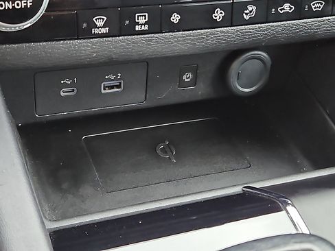 Used 2023 Mitsubishi Outlander SE image 23