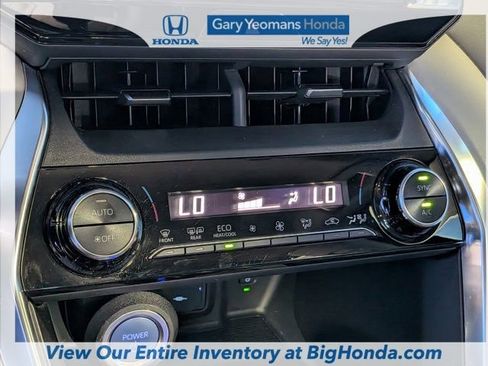 Used 2021 Toyota Venza LE AWD/4WD image 22