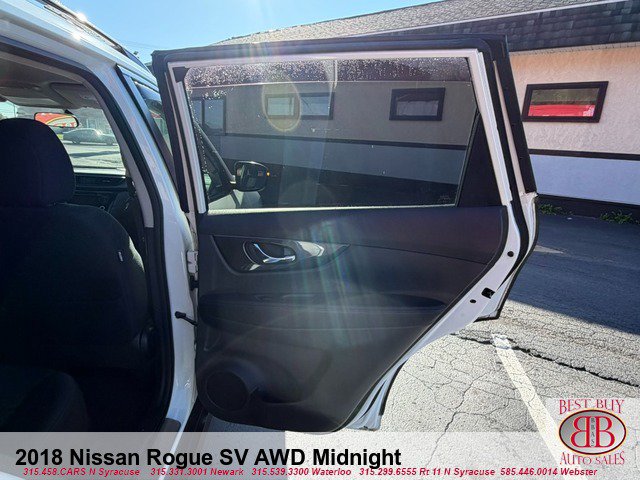 Used 2018 Nissan Rogue SV AWD/4WD image 12