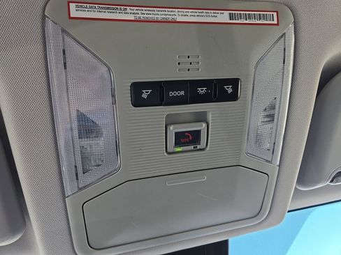 Used 2021 Toyota RAV4 LE image 28