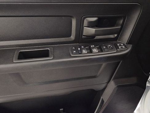 Used 2024 RAM 2500 Tradesman w/ Chrome Appearance Group image 25