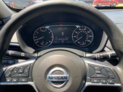 Used 2022 Nissan Altima 2.5 SV FWD image 16