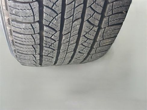 Used 2019 Toyota Highlander XLE image 41