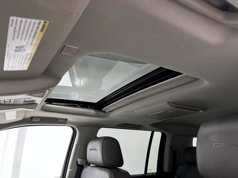 Used 2018 GMC Yukon XL Denali w/ Denali Ultimate Package image 12