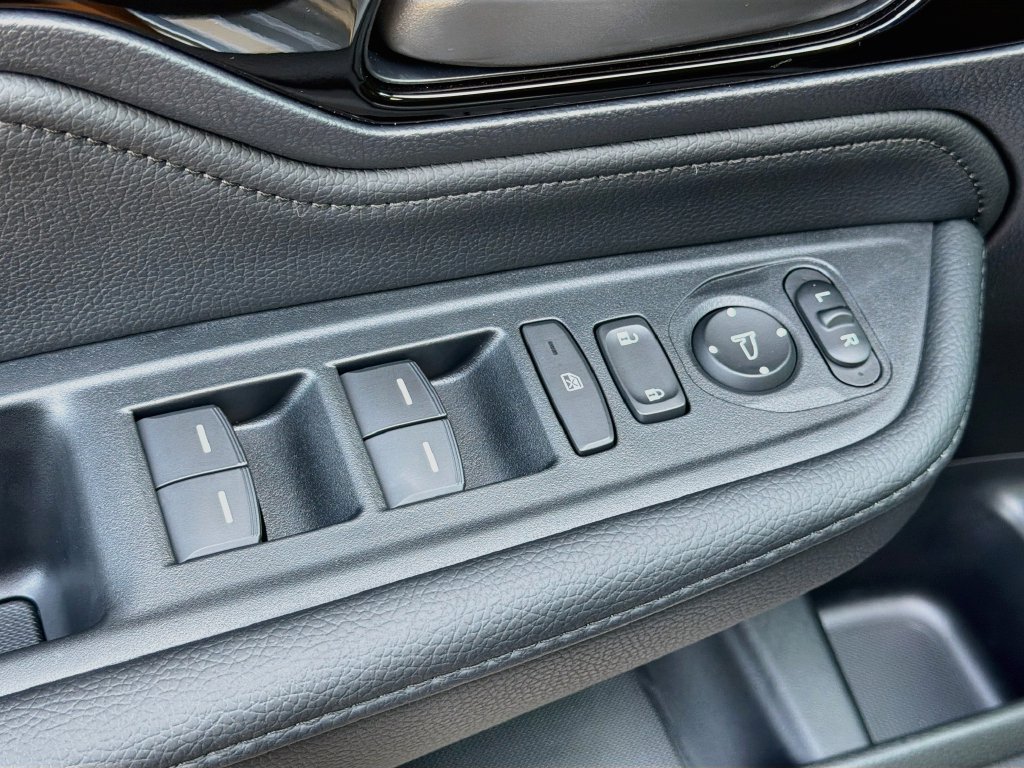 Certified 2025 Honda Odyssey Touring image 17