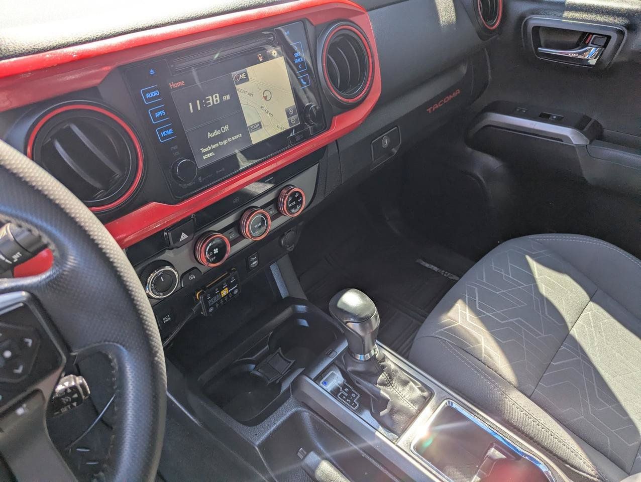 Used 2017 Toyota Tacoma TRD Off-Road w/ Tow Package (A/T) AWD/4WD image 17