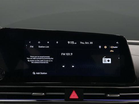 Used 2024 Hyundai Elantra Limited image 19