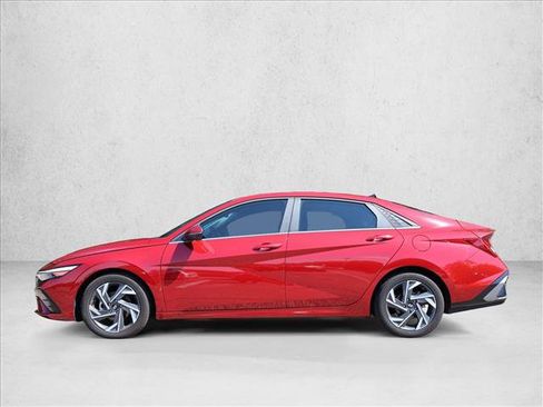 Used 2024 Hyundai Elantra Limited FWD image 8