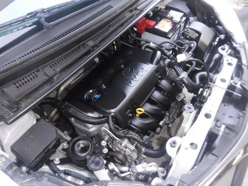 Used 2015 Toyota Yaris L FWD image 21