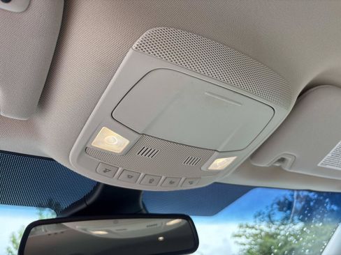 Used 2020 Ford Edge Titanium FWD image 25