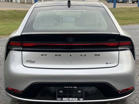 Used 2024 Toyota Prius Limited w/ Limited Premium Package image 7