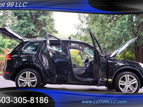 Used 2013 Volkswagen Touareg Executive AWD/4WD image 32