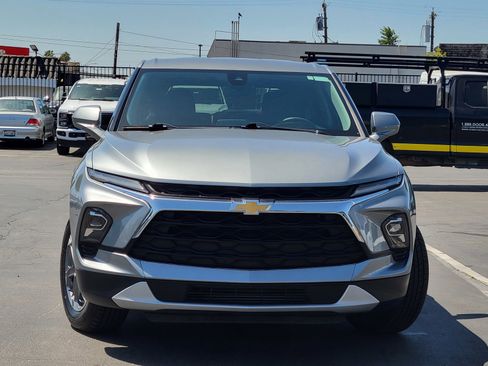 Used 2024 Chevrolet Blazer LT image 2