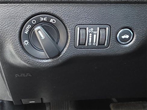 Used 2020 Dodge Charger SXT image 21