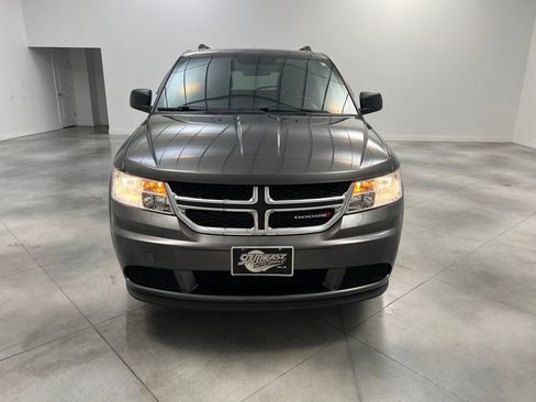 Used 2016 Dodge Journey SE image 2