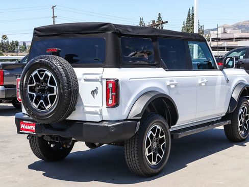 Used 2022 Ford Bronco Outer Banks w/ Sasquatch Package AWD/4WD image 7