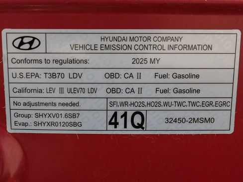 Used 2025 Hyundai Venue SEL FWD image 38
