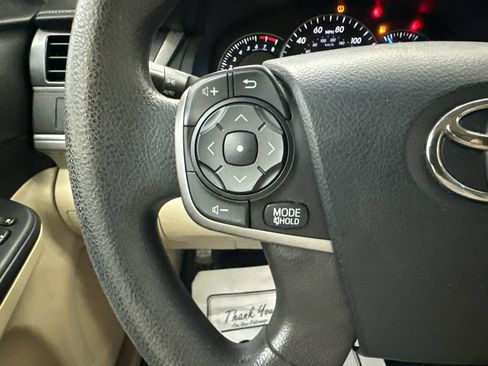 Used 2012 Toyota Camry LE FWD image 19