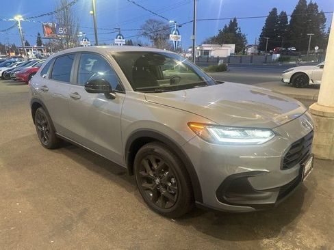 Used 2025 Honda HR-V Sport image 3