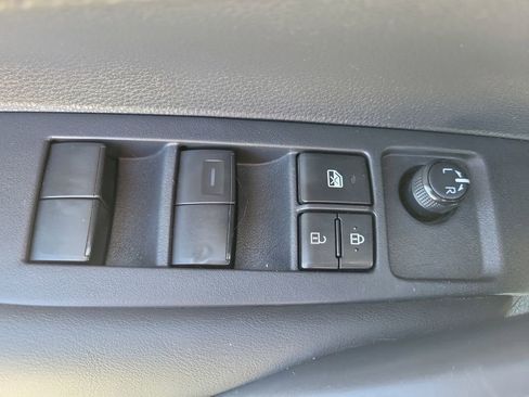 Used 2020 Toyota Corolla SE w/ Carpet Mat Package (TMS) image 19