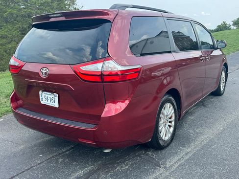 Used 2015 Toyota Sienna XLE Premium FWD image 26