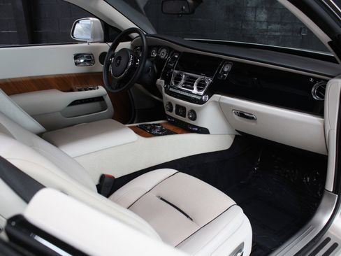 Used 2014 Rolls-Royce Wraith RWD image 55