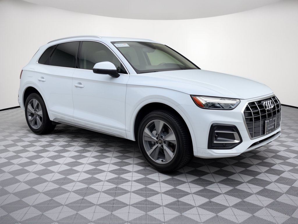 Used 2023 Audi Q5 2.0T Premium Plus w/ Premium Plus Package AWD/4WD image 7