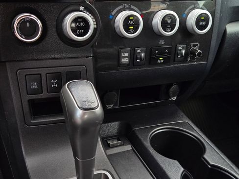 Used 2018 Toyota Sequoia TRD Sport AWD/4WD image 29