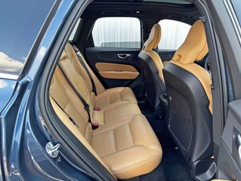 Used 2023 Volvo XC60 B5 Ultimate w/ Climate Package image 44