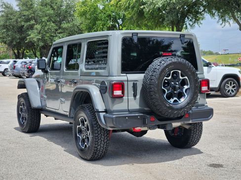 Used 2023 Jeep Wrangler Unlimited Rubicon w/ Cold Weather Group AWD/4WD image 4