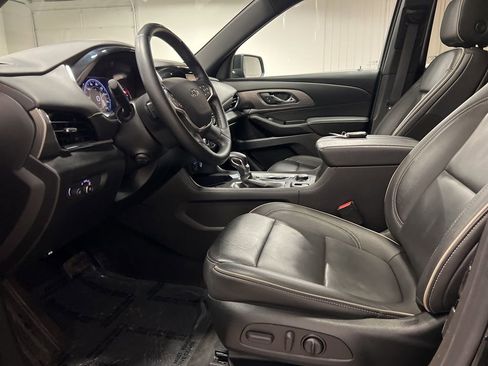 Certified 2023 Chevrolet Traverse Premier w/ Redline Edition image 11
