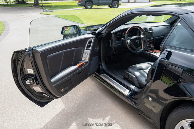 Used 2006 Cadillac XLR RWD image 31