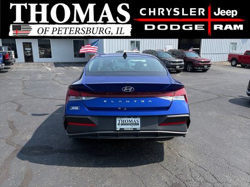 Used 2024 Hyundai Elantra SEL FWD image 6