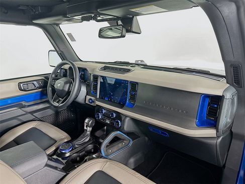 Used 2024 Ford Bronco Wildtrak image 28