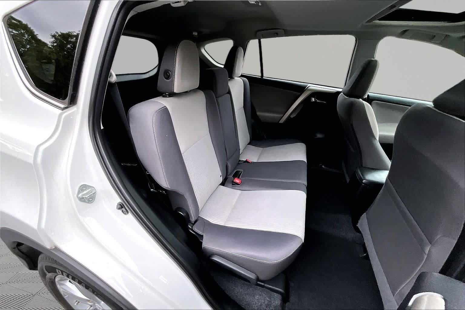 Used 2014 Toyota RAV4 XLE FWD image 20