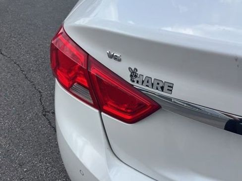 Used 2018 Chevrolet Impala Premier w/ Premier Confidence Package image 21