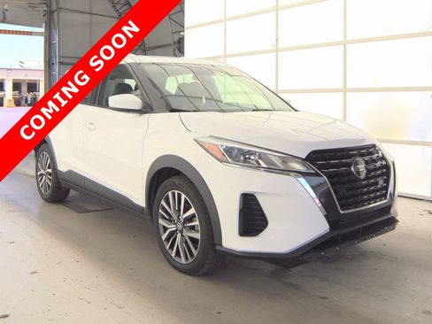 Used 2021 Nissan Kicks SV FWD image 3