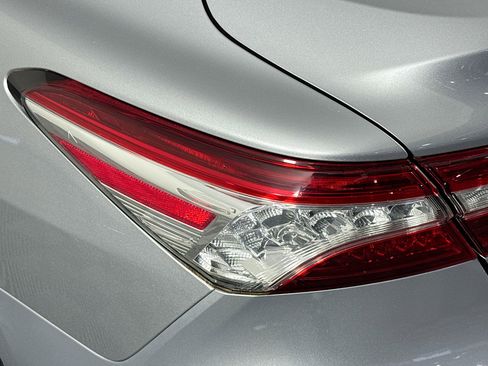 Used 2019 Toyota Camry XLE image 42