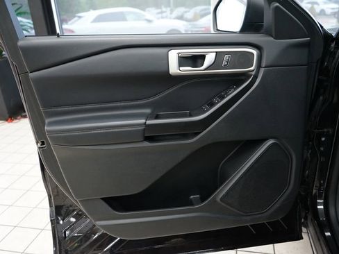 Used 2020 Ford Explorer XLT w/ Equipment Group 202A AWD/4WD image 23