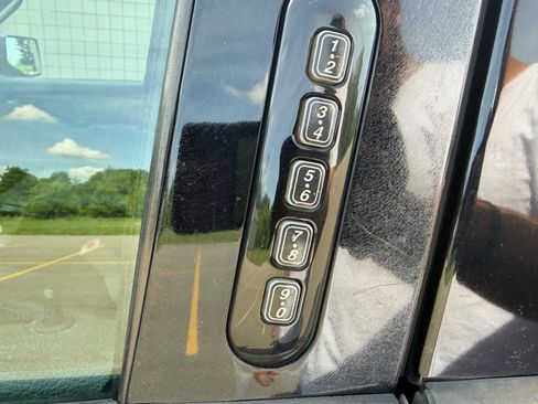 Used 2007 Ford Explorer Sport Trac XLT AWD/4WD image 21
