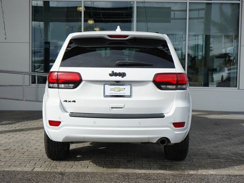 Used 2022 Jeep Grand Cherokee Laredo X image 7