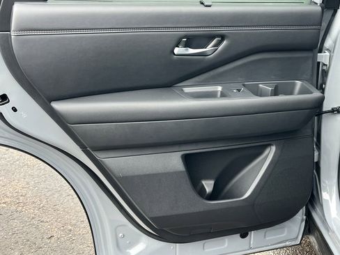 New 2026 Nissan Pathfinder Platinum image 41