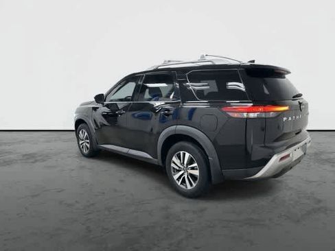 Used 2023 Nissan Pathfinder SL FWD image 9