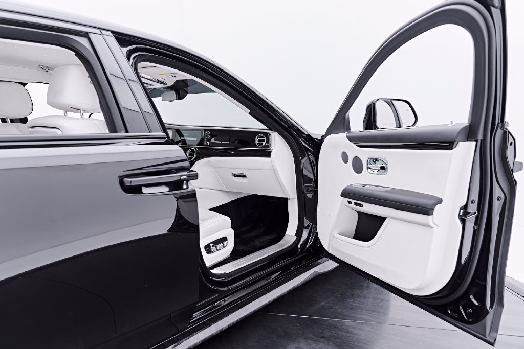 Used 2026 Rolls-Royce Ghost AWD/4WD image 47