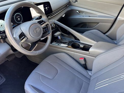 Used 2024 Hyundai Elantra SEL w/ Convenience Package image 11
