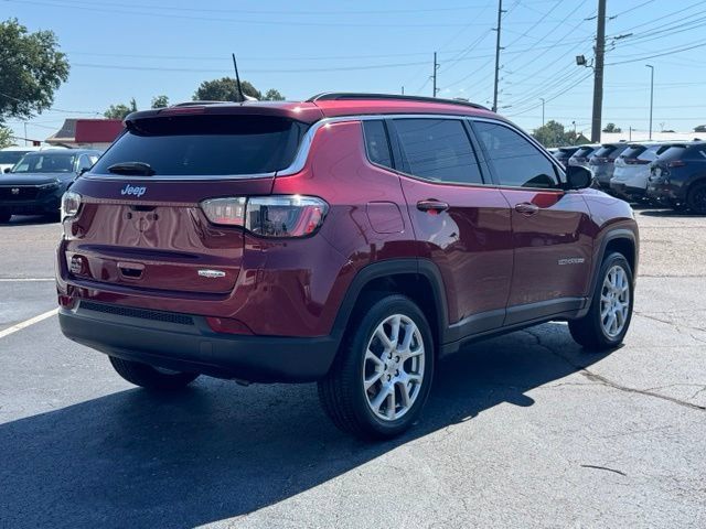 Used 2022 Jeep Compass Latitude AWD/4WD image 5