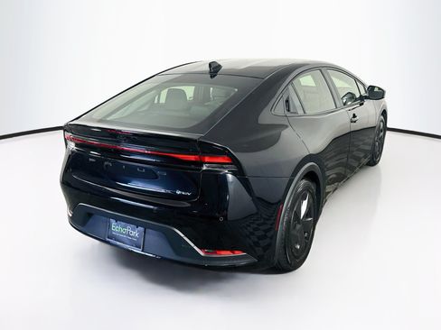 Used 2024 Toyota Prius LE FWD image 9