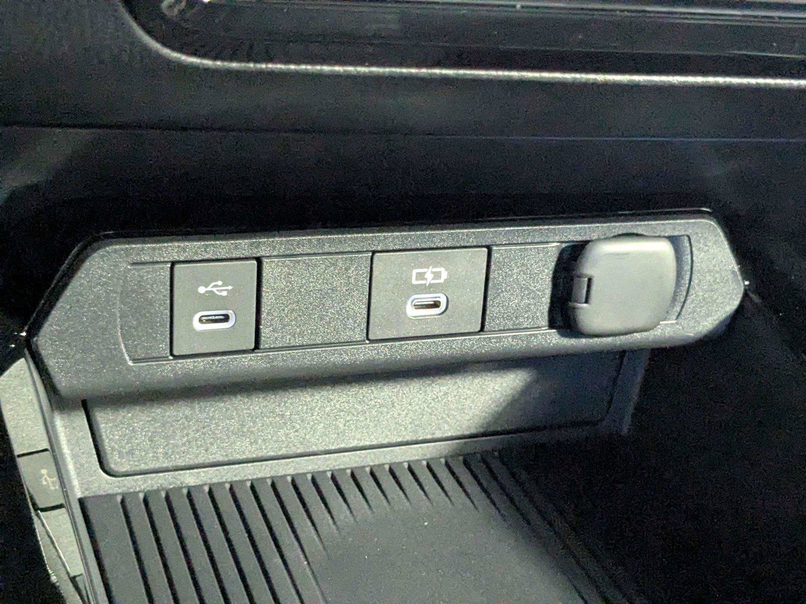 New 2027 Toyota Prius LE FWD image 16