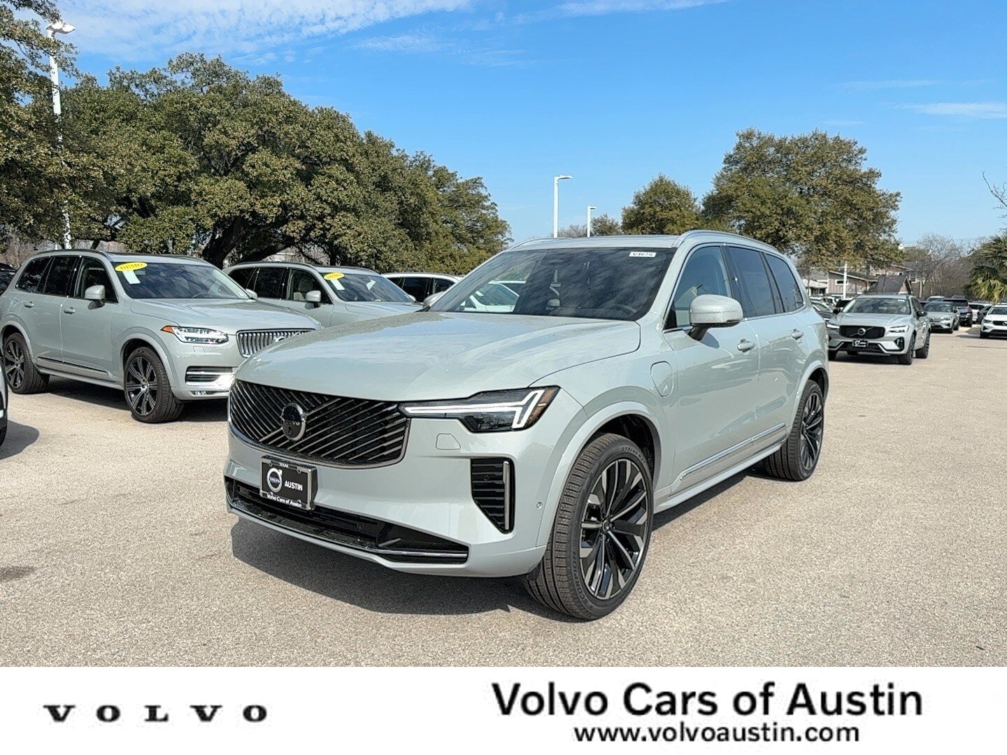 New 2026 Volvo XC90 T8 Plus w/ Protection Package AWD/4WD image 1